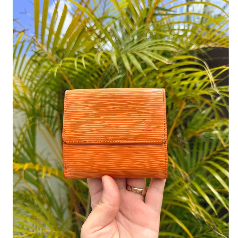 Louis Vuitton Elise Compact Wallet in Epi Leather w/ COA
